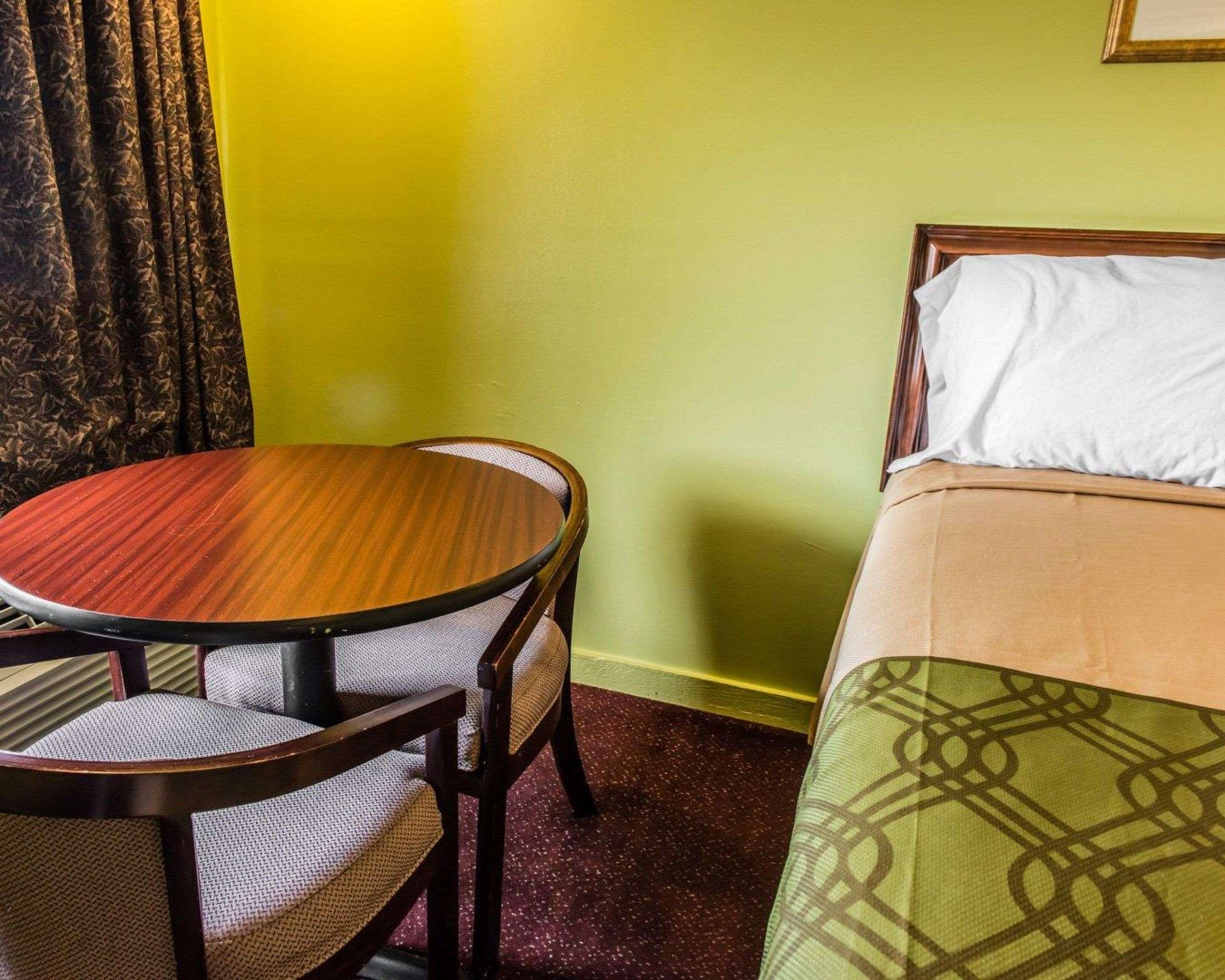 Econo Lodge Pittsburgh I-79 Eksteriør bilde